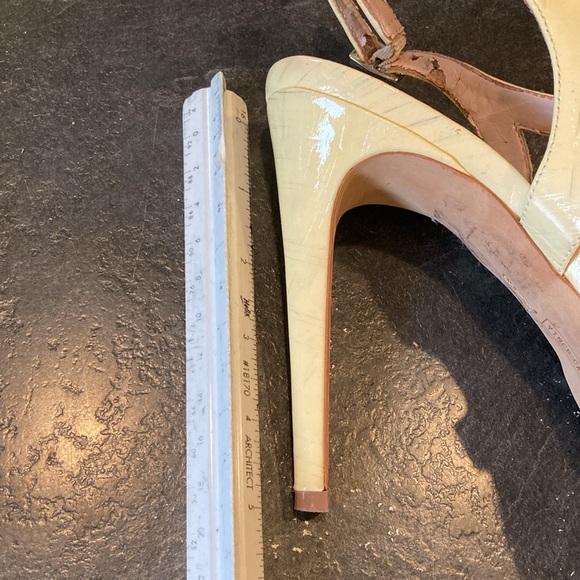 Women Vince Camuto Jessore cream yellow leather Strappy stiletto shoes size 8.5 - Picture 12 of 12